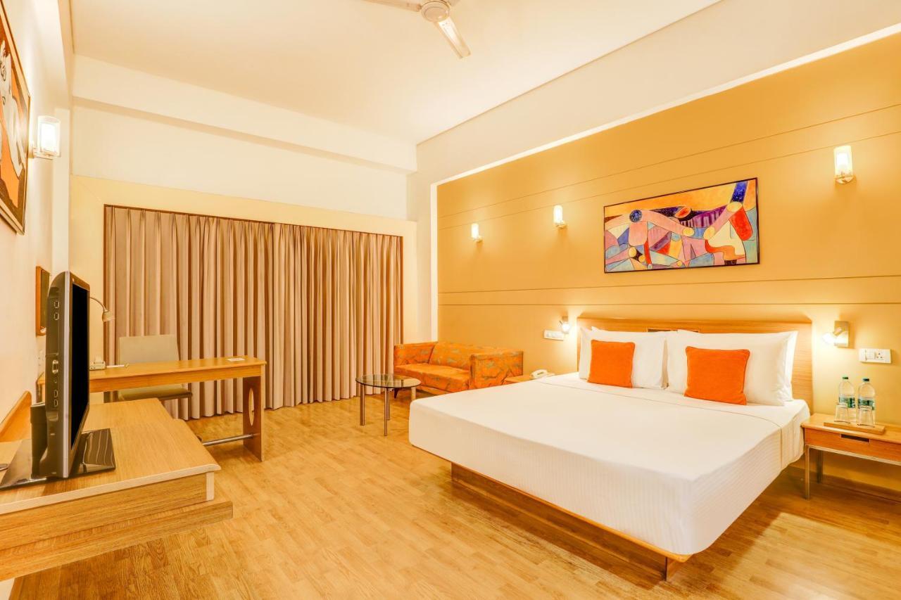 גאזיאבאד Lemon Tree Hotel, East Delhi Mall, Kaushambi מראה חיצוני תמונה