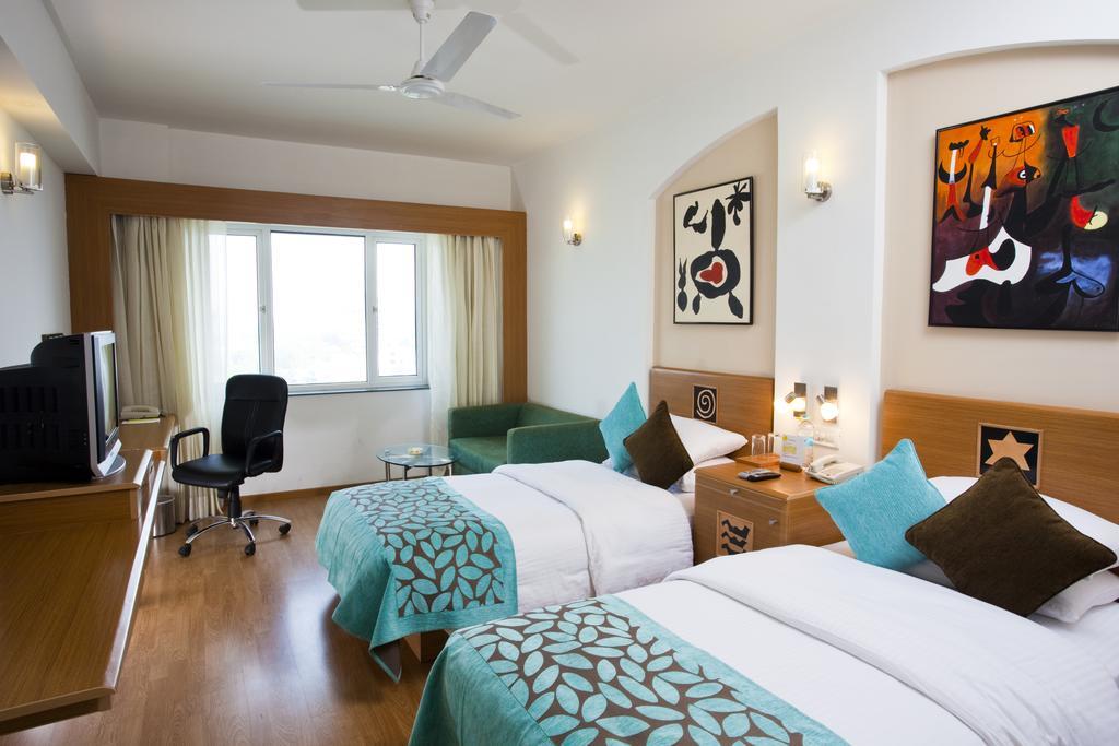 גאזיאבאד Lemon Tree Hotel, East Delhi Mall, Kaushambi מראה חיצוני תמונה