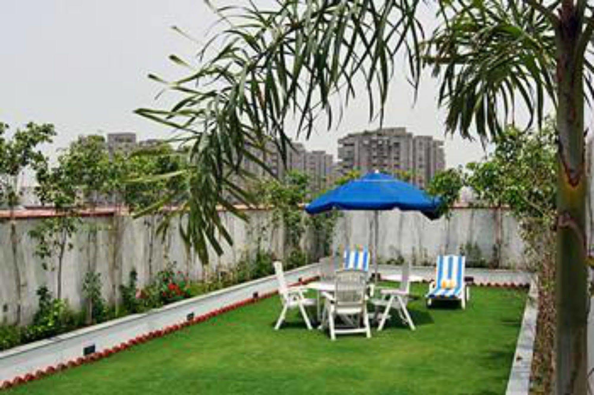 גאזיאבאד Lemon Tree Hotel, East Delhi Mall, Kaushambi מראה חיצוני תמונה