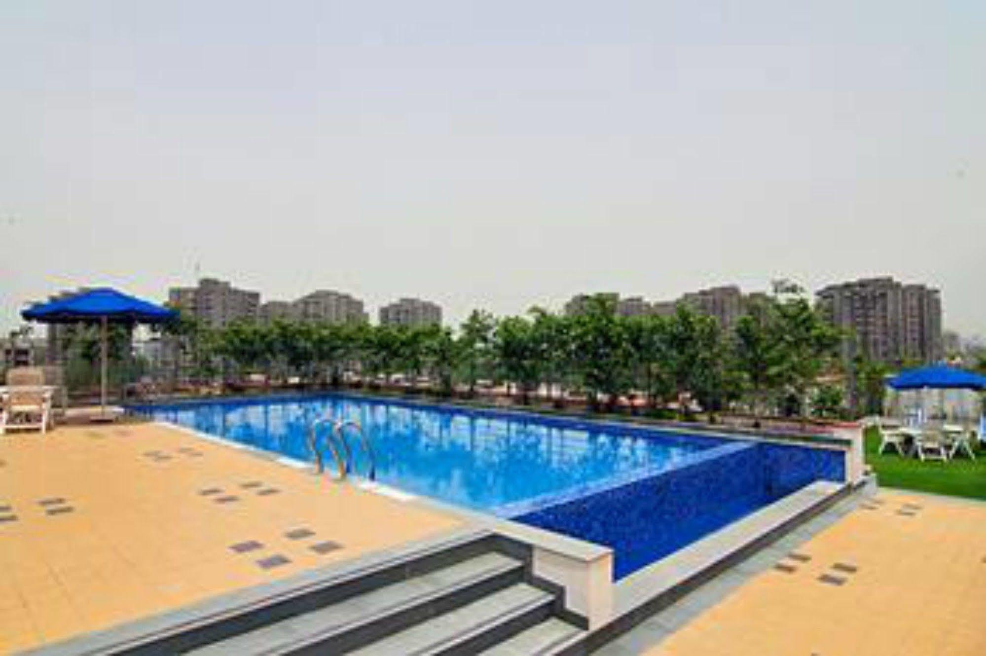 גאזיאבאד Lemon Tree Hotel, East Delhi Mall, Kaushambi מראה חיצוני תמונה