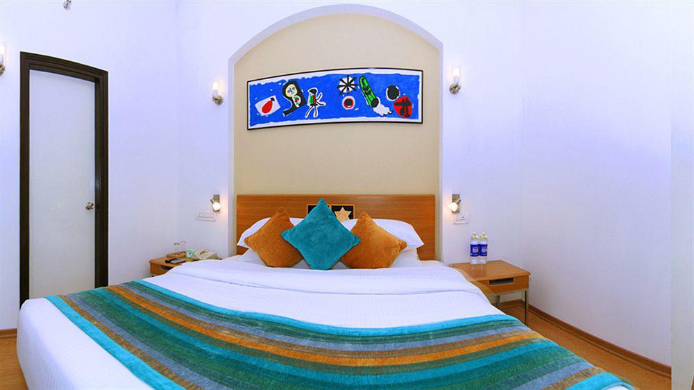 גאזיאבאד Lemon Tree Hotel, East Delhi Mall, Kaushambi מראה חיצוני תמונה