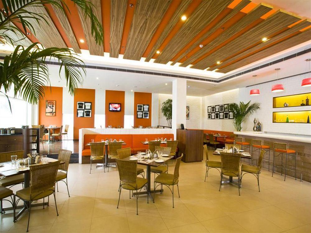 גאזיאבאד Lemon Tree Hotel, East Delhi Mall, Kaushambi מסעדה תמונה
