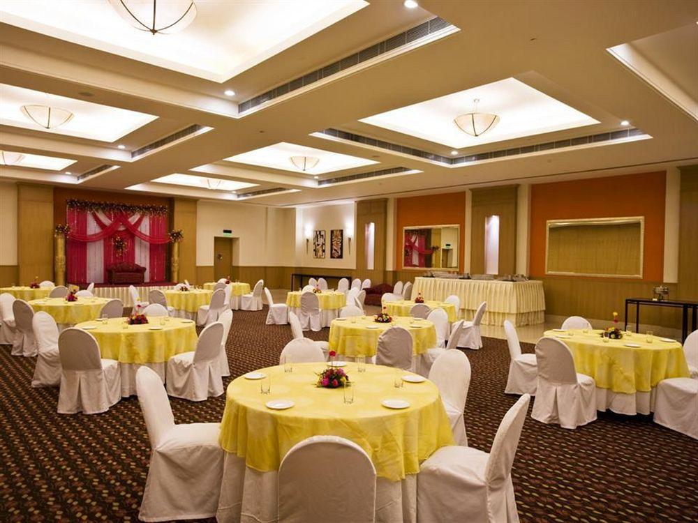 גאזיאבאד Lemon Tree Hotel, East Delhi Mall, Kaushambi מראה חיצוני תמונה